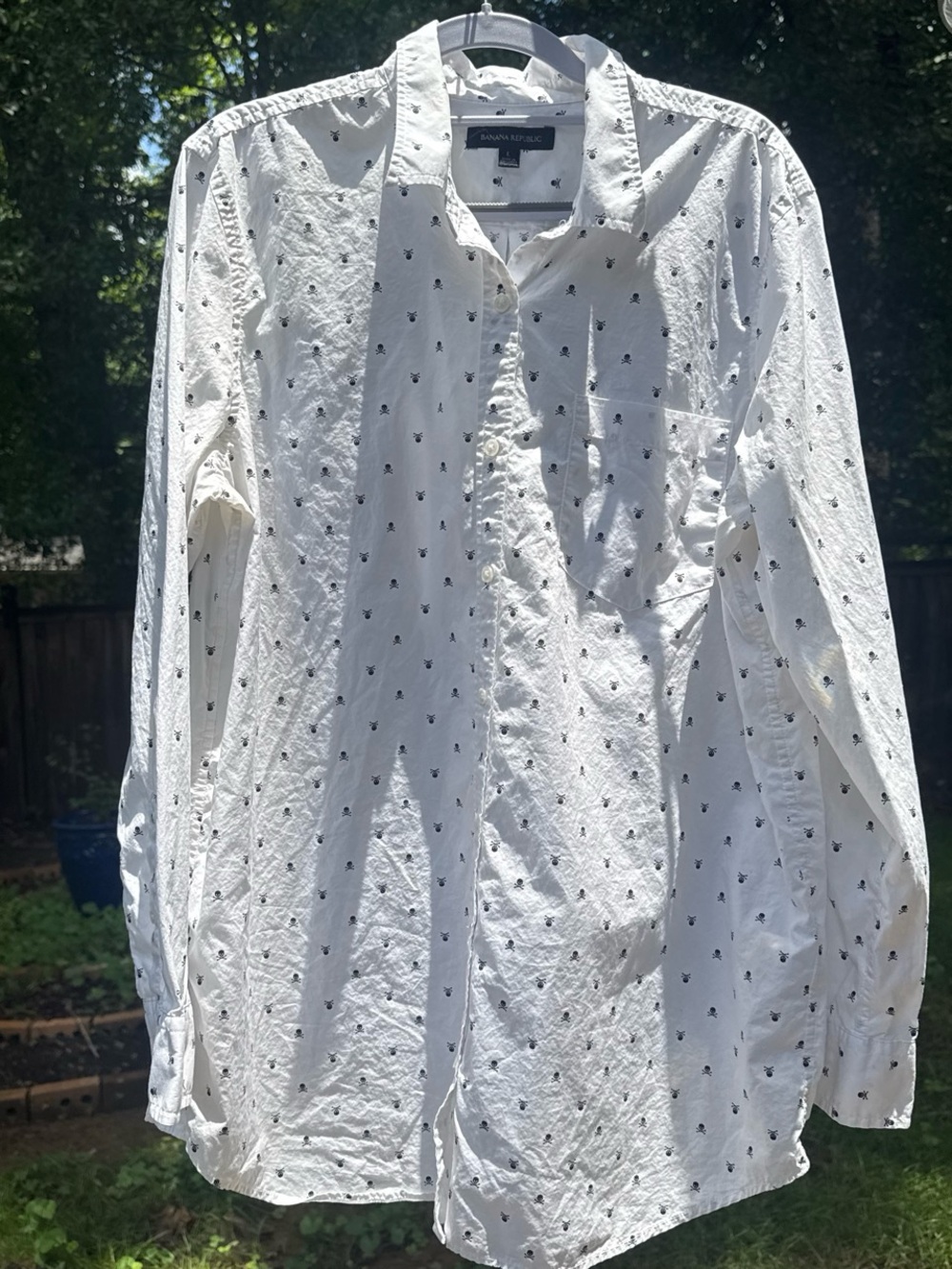 Banana Republic White Long-Sleeve Button-Up skull Shirt size L
